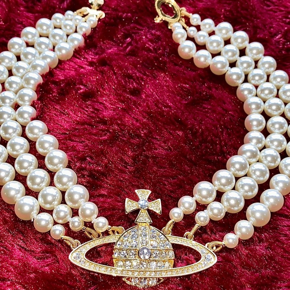 Vivienne Westwood Jewelry - Vivienne Westwood Triple Pearl Choker